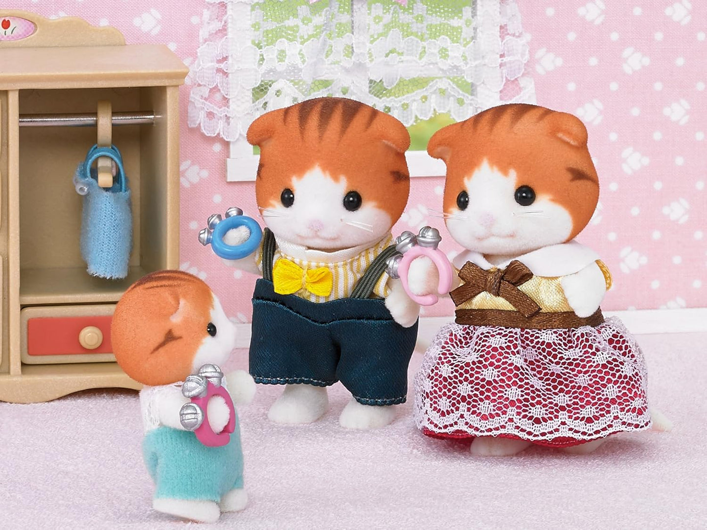Sylvanian Families Individual Maple Cat Baby