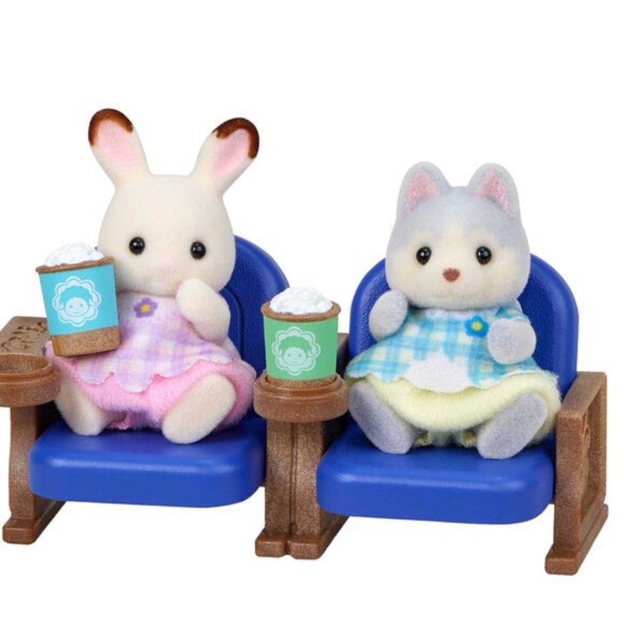 Sylvanian Families Baby Theater Set Chocolate Rabbit y Husky, Blue