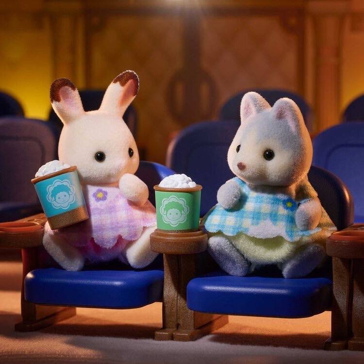 Sylvanian Families Baby Theater Set Chocolate Rabbit y Husky, Blue