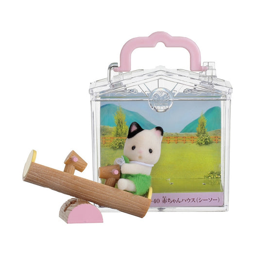 Sylvanian Families Case Gato Charcoal en Balancín